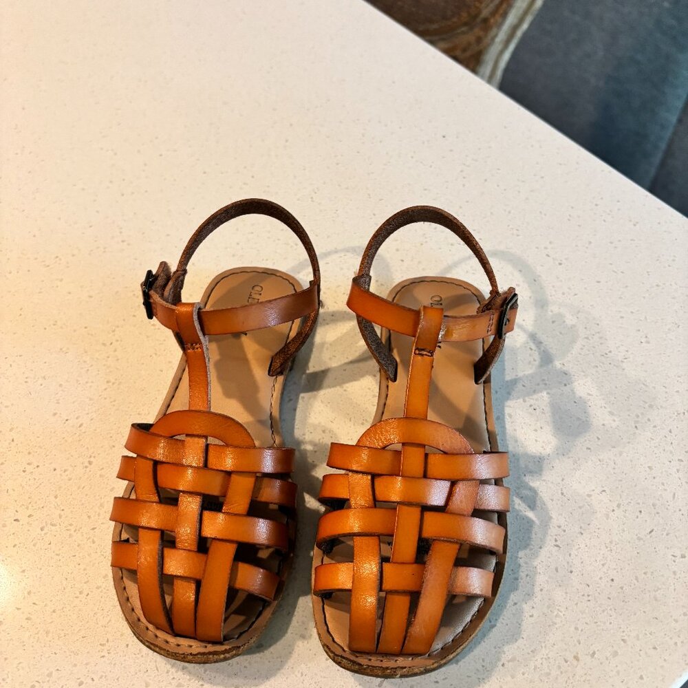 Old Navy Tan Sandals with Interwoven Straps - Size 11 Toddler